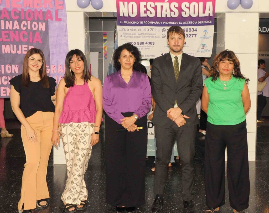 La Municipalidad de San Salvador de Jujuy presentó el libro Deconstruyendo Caminos en ... thumbnail