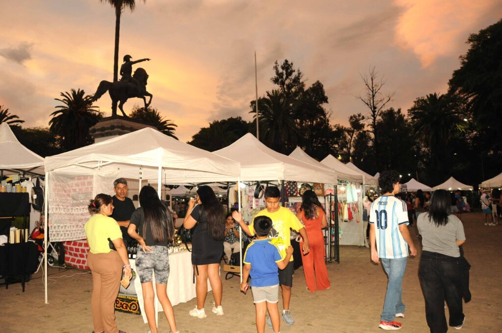 Ciudad Emprendedora abrió sus puertas en el Parque San Martín con una propuesta ... thumbnail