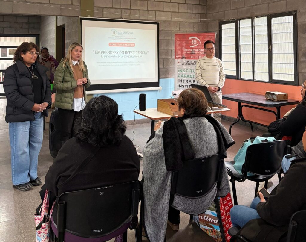 Emprendedores se capacitaron en <b>inteligencia artificial</b> para potenciar sus proyectos thumbnail