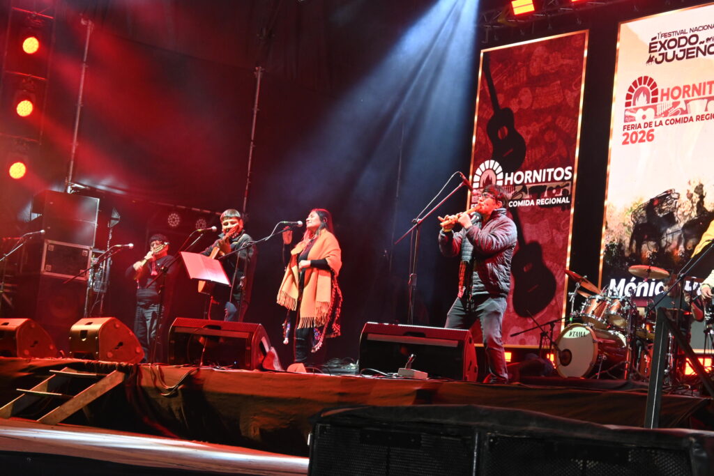 Esta imagen tiene un atributo alt vacío; el nombre del archivo es Festival-Nacional-Exodo-Jujeno-dia-2-Hornitos-5-1024x683.jpg
